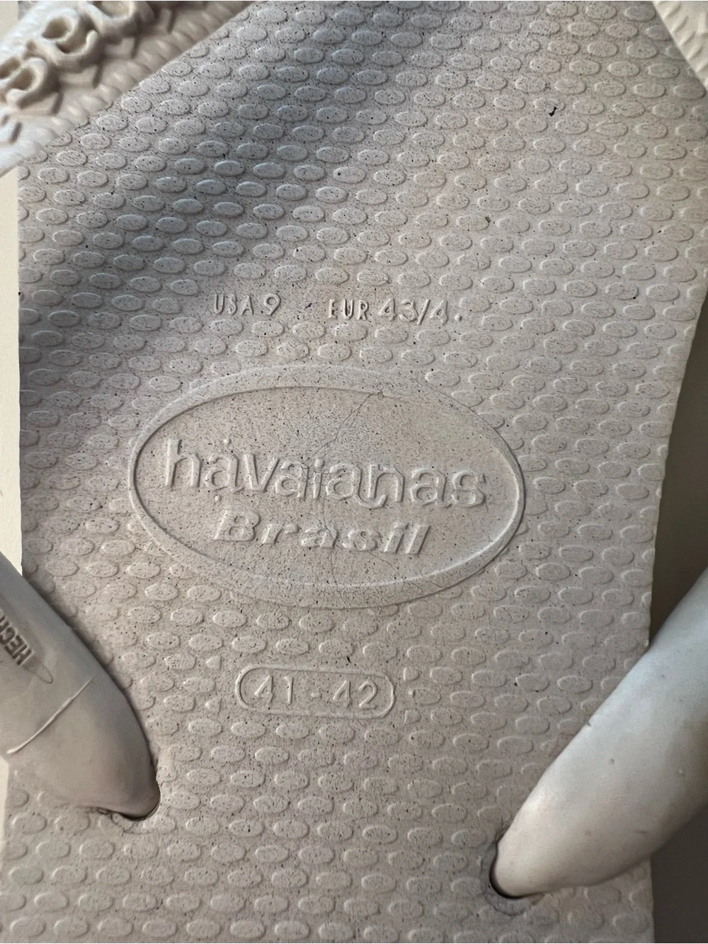Havaianas Brazil White Flip Flop Sandals with Brazilian Flag Detail Sz 9